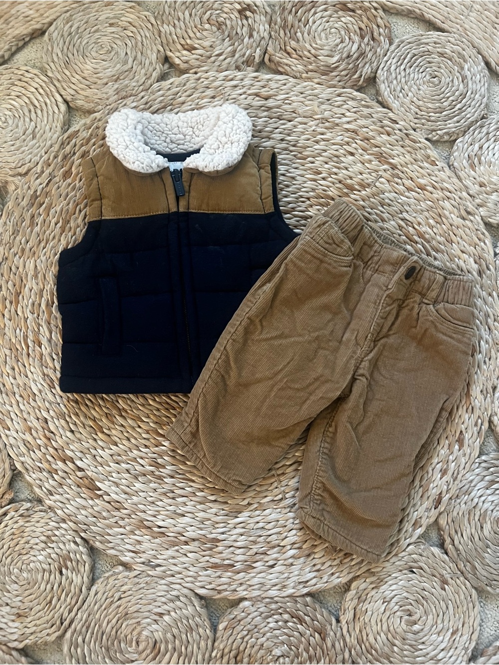 Toddler Sherpa-Lined Vest and Corduroy Pants Set - Blue & Brown